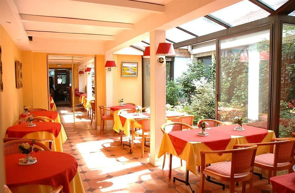 Hotel Boileau 3*
